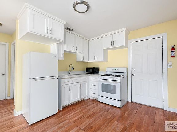 4th image of 2744 E 32nd St