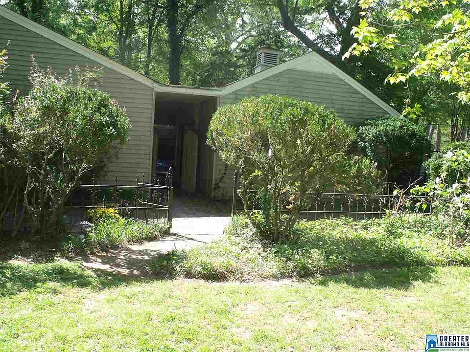 2nd image of 14 Montrose Cir