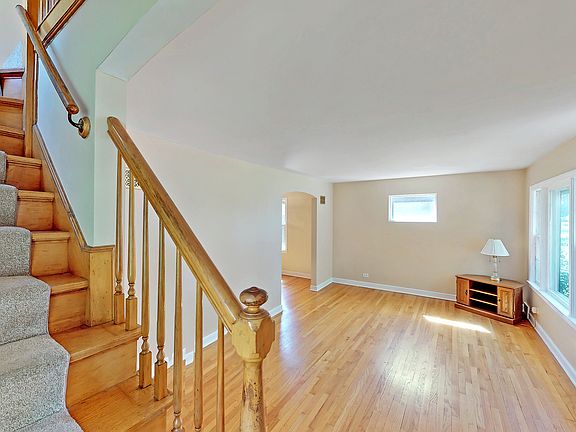 3rd image of 1347 Hull Ave