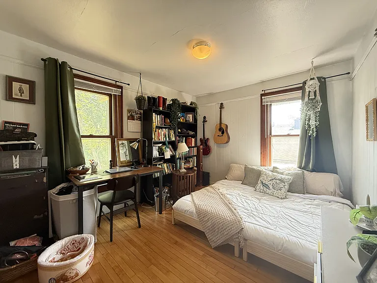 1008 W Huron St — Photo 13