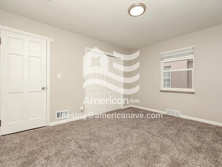 823837_010_main_bedroom_11.jpg