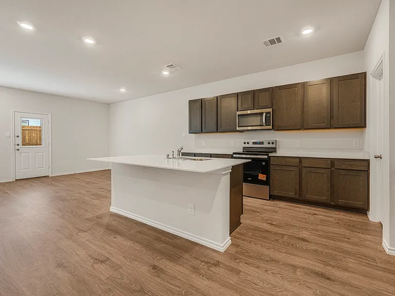 138 Hamilton Dr — Photo 11