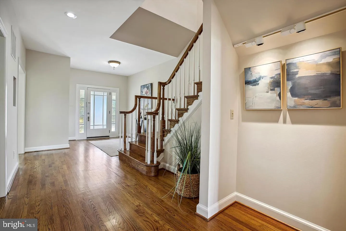5 bed, 3.5 bath, 4345 sqft, $6,850 — Photo 4