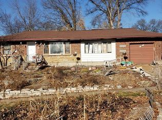 1207 Chambers Rd, Saint Louis, MO 63137