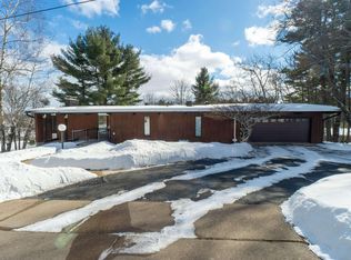2919 Pine Ridge Blvd, Wausau, WI 54401
