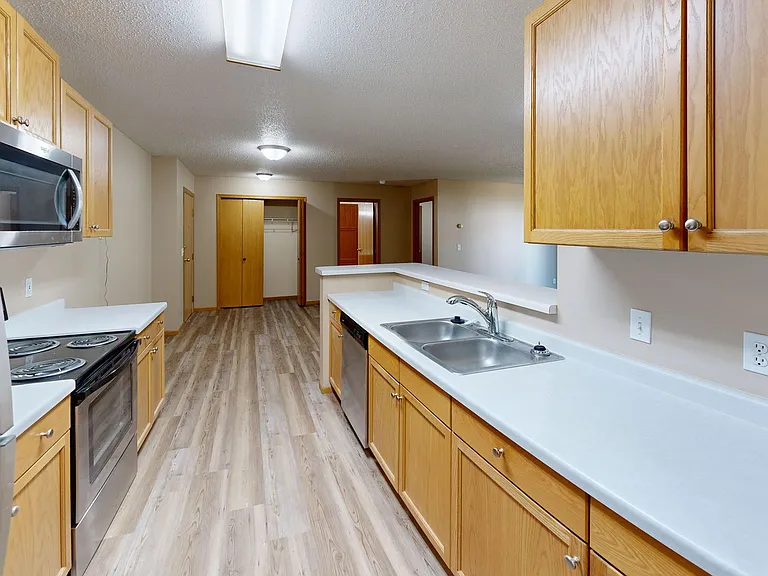 Dakota Park Apartments — Photo 12