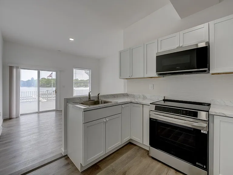 41 E High St #3 — Photo 6