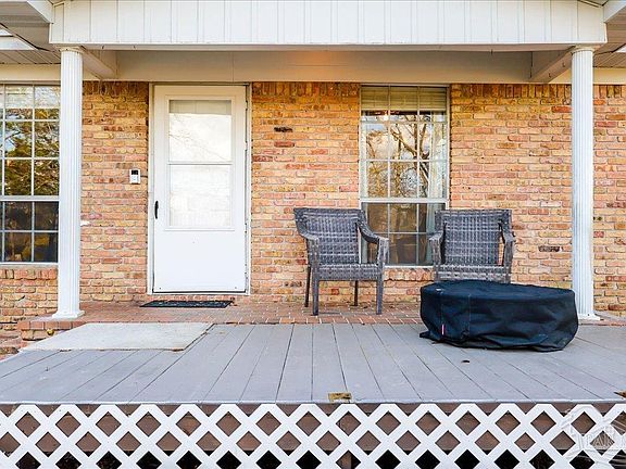 3rd image of 1551 Sunny Ridge Ln