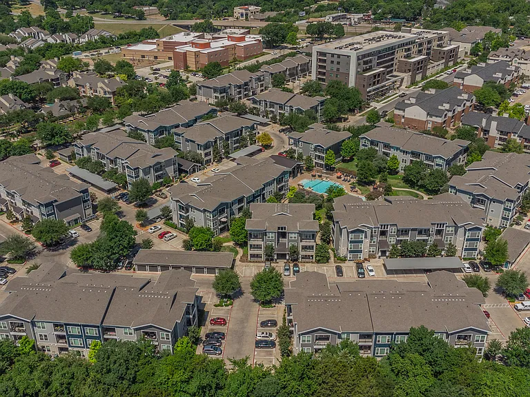 Lakewood Flats Apartments — Photo 50