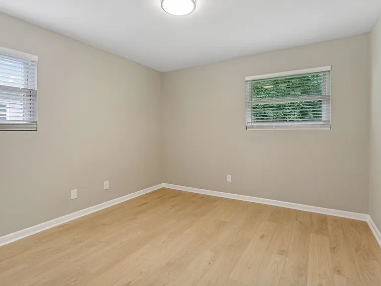 South Valley Apartments — Photo 25