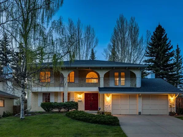 40 S Varston Pl NW, Calgary, AB T3A 0B7