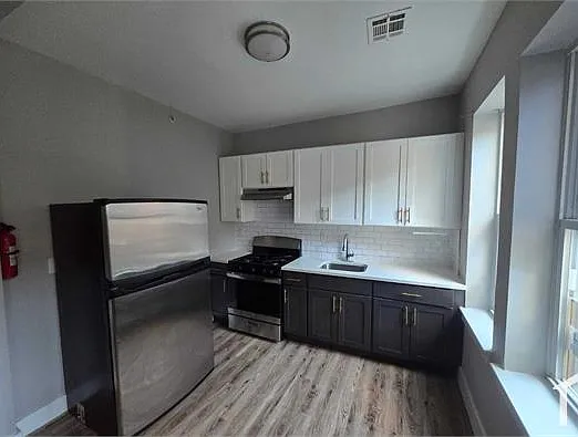 700 Chancellor Ave #203 — Photo 13