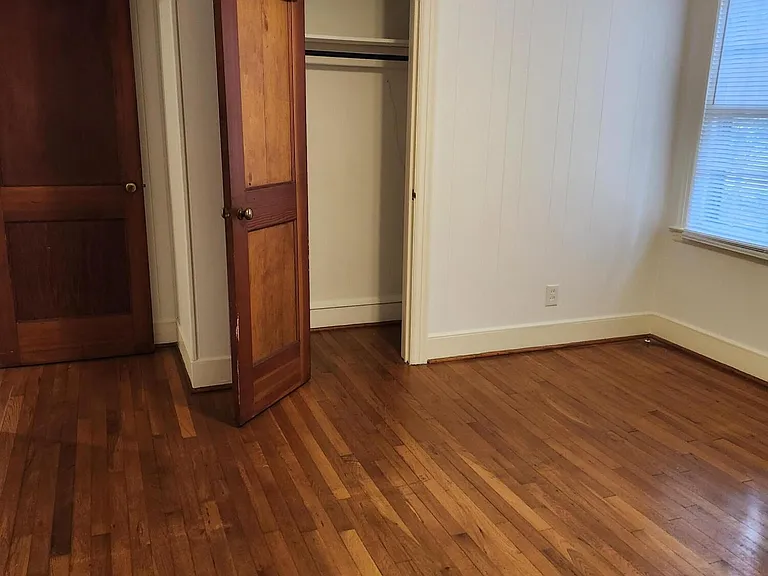 340 E Delaware Ave — Photo 13