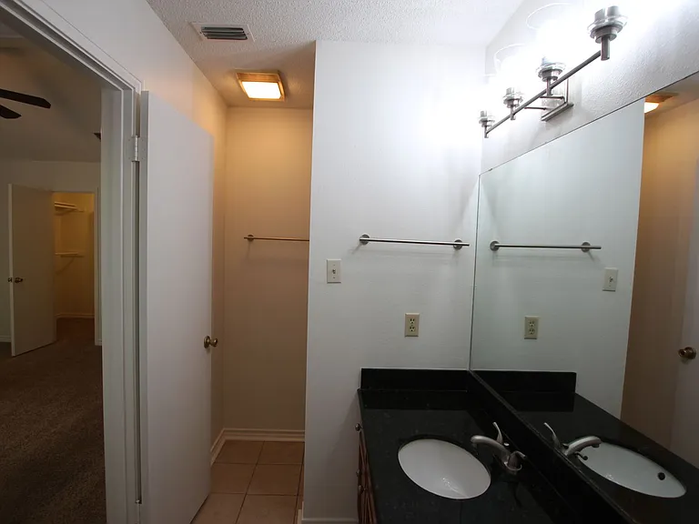 5839 Creekside Cir — Photo 25