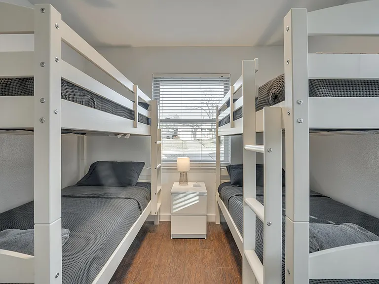 7809 Claremont Dr — Photo 21