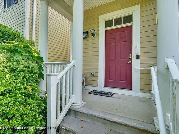 3rd image of 53 Goldcrest Dr