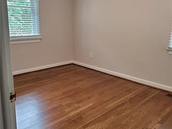 4th image of 7971 Meadow Dr