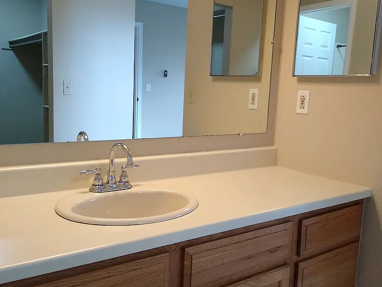 460 S Fenton St — Photo 31