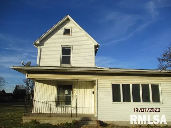 417 N Main St, Farmington, IL 61531