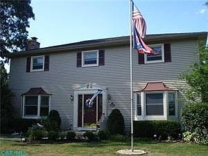 2nd image of 204 Kensington Dr