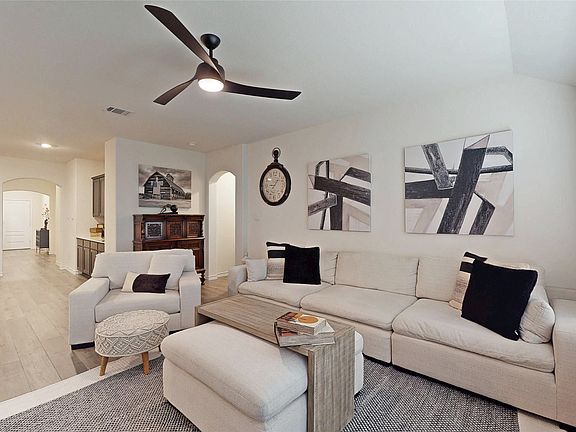 4th image of 2101 Camellia St