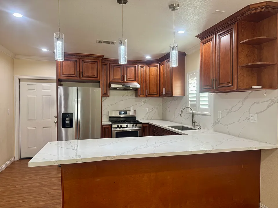 20834 N Pioneer Blvd #2