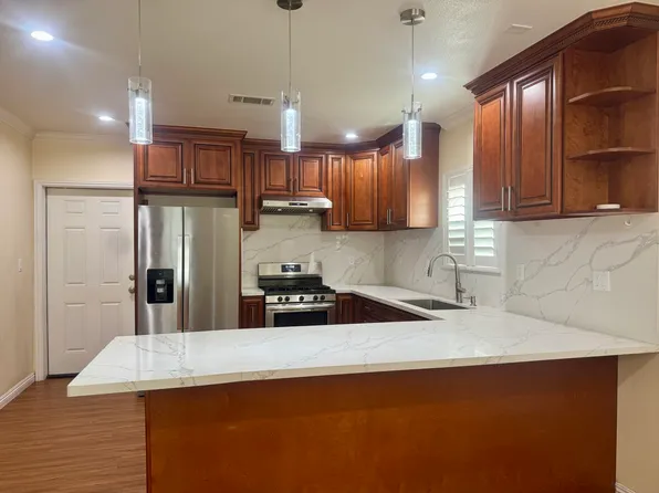 20834 N Pioneer Blvd #2, Lakewood, CA 90715
