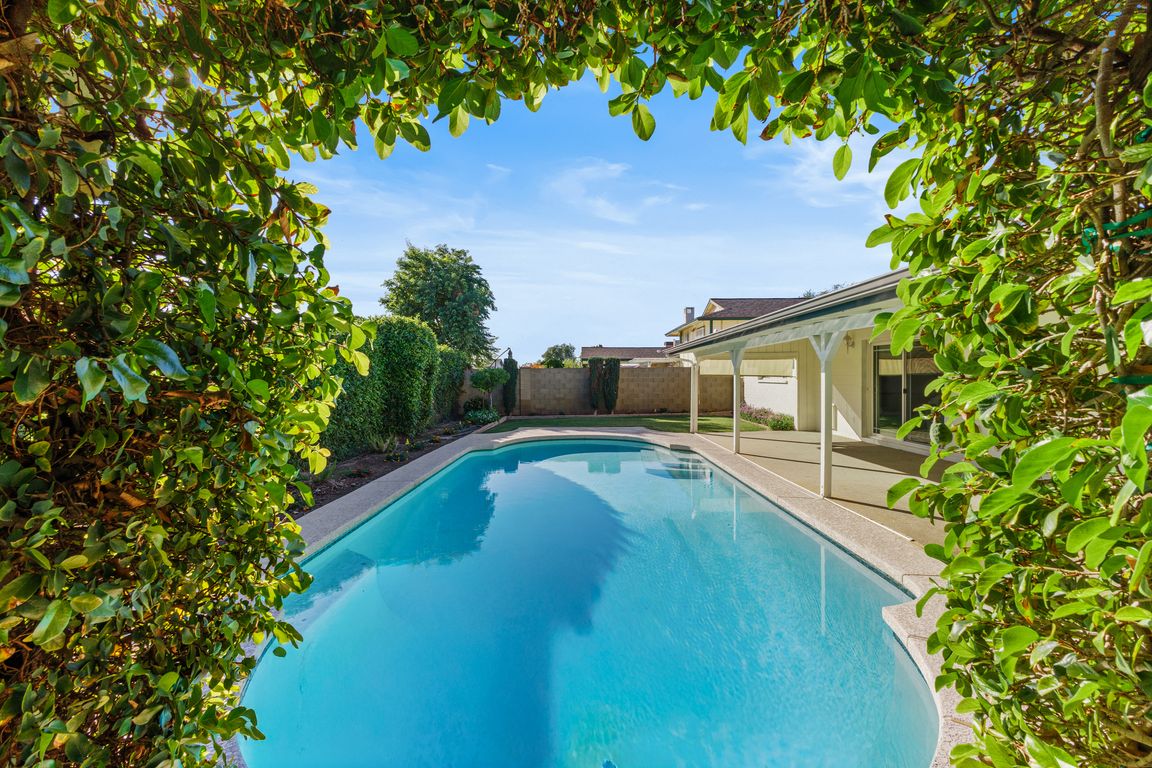 next background image