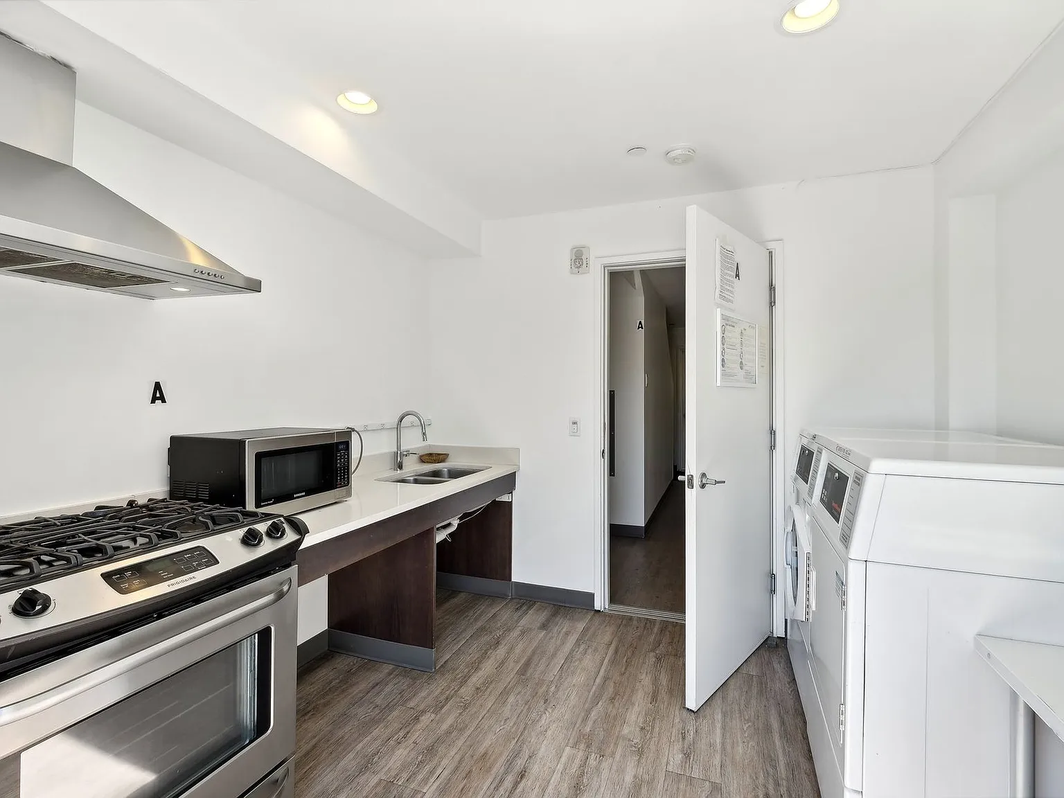 Studio 85th — Photo 4