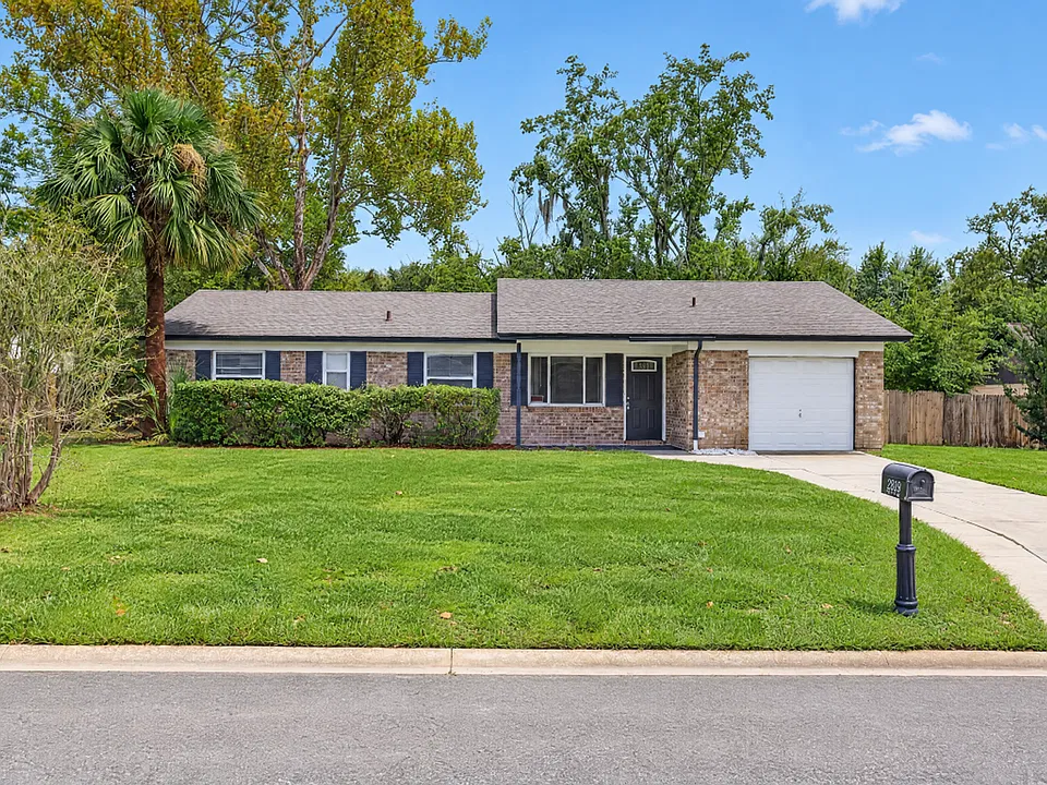 2819 Frontier Ave