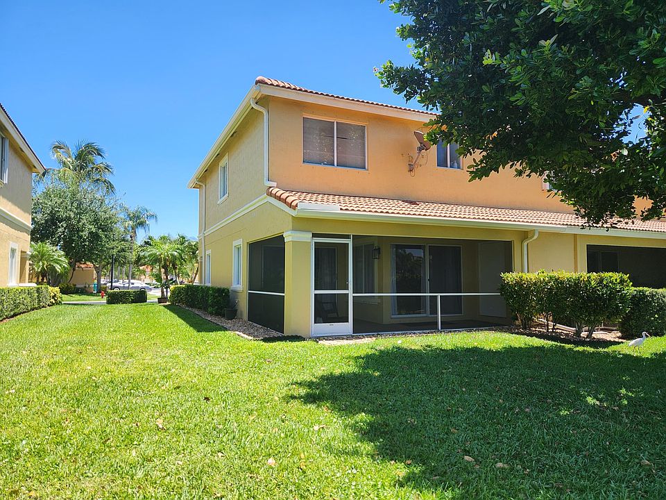 1st image of 1014 Arezzo Cir