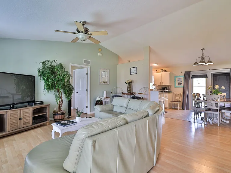 2104 India Palm Dr — Photo 1