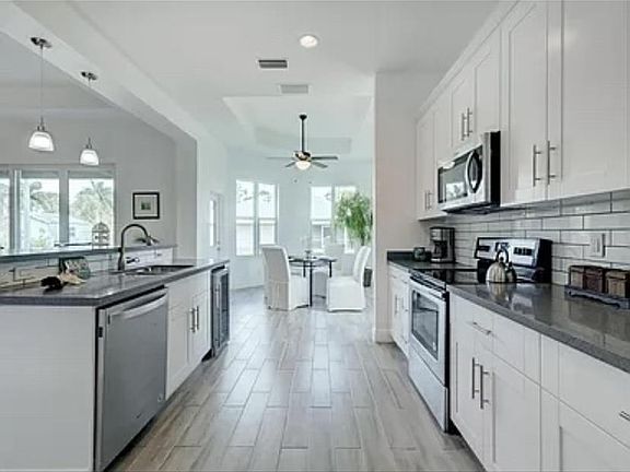 3rd image of 3902 SW Laffite St