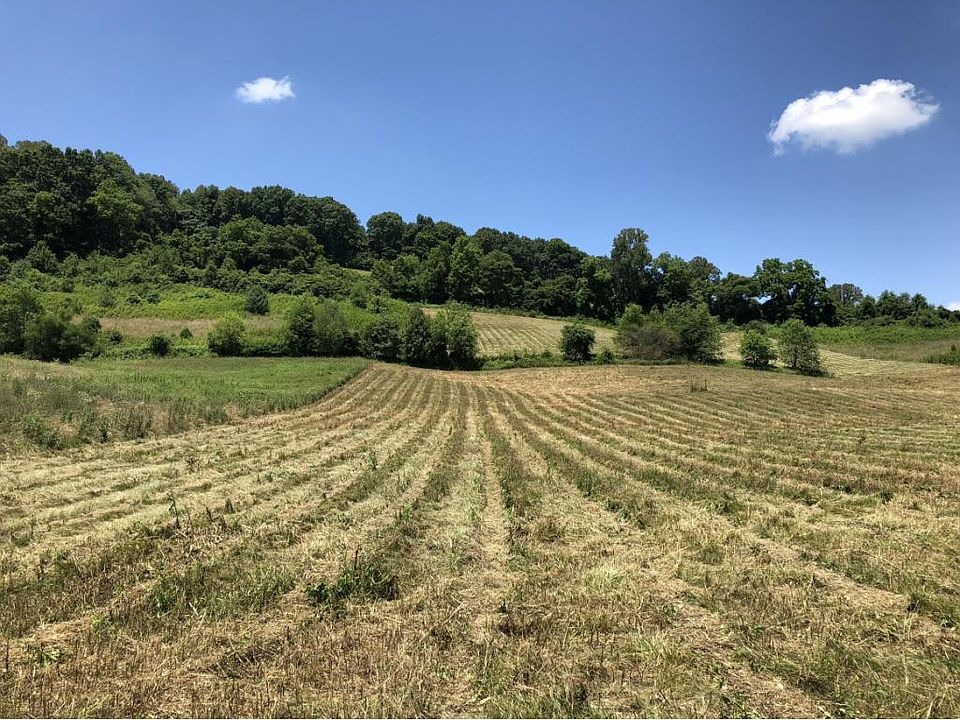 2nd image of 2890 Rock Springs Rd