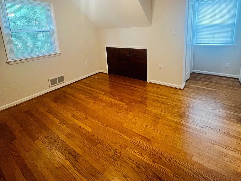 407 Anderson Ave — Photo 18
