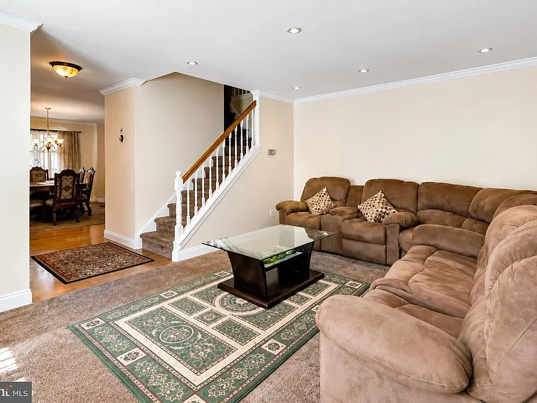 44 Brambling Ln — Photo 4