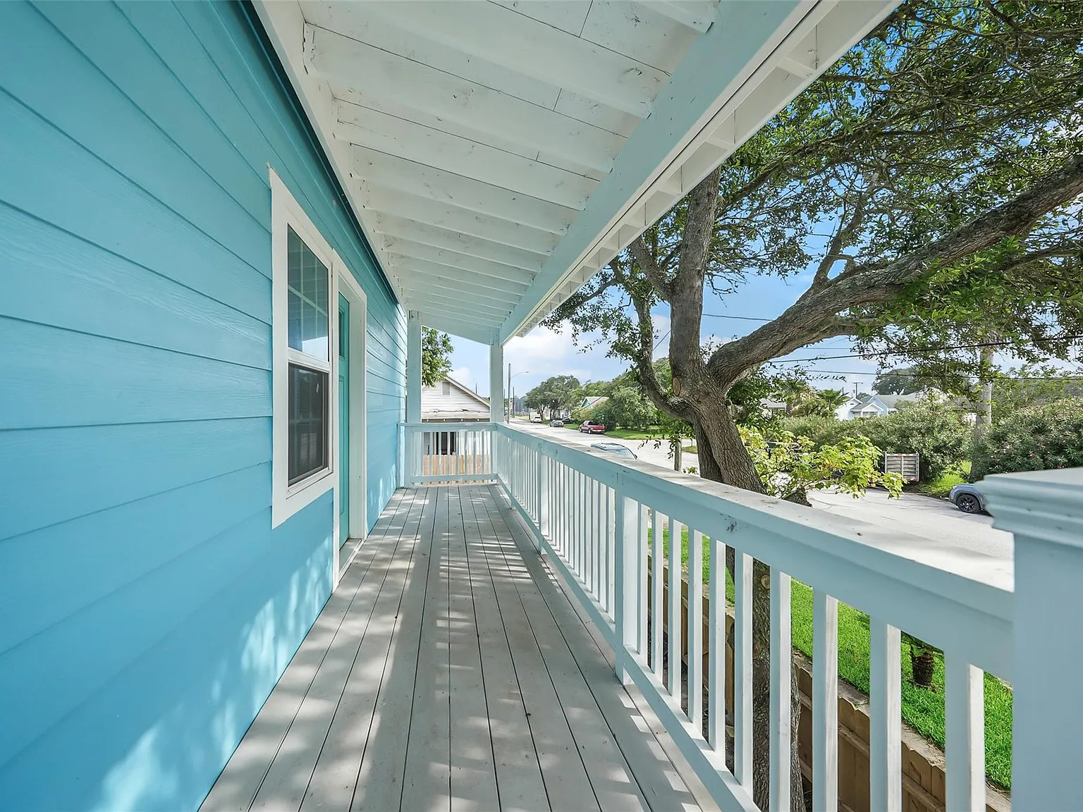 3 bed, 3.0 bath, 1438 sqft, $2,500 — Photo 3
