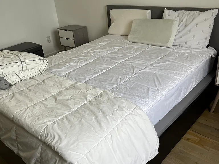 Queen size bed
