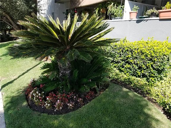 3rd image of 5134 White Oak Ave #324