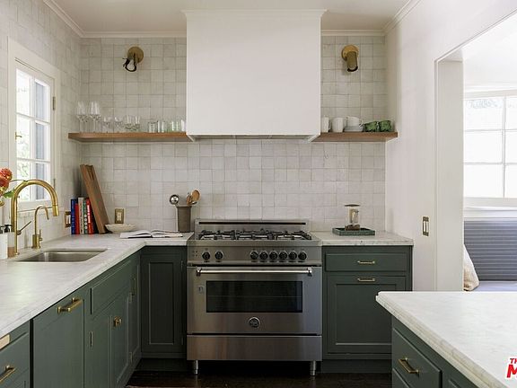 5th image of 520 Lillian Way