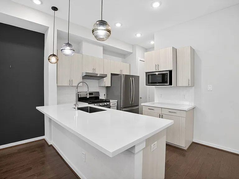 619 Thornton Oaks Ln — Photo 9