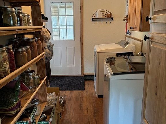 4th image of 734 Clifton Dr NE