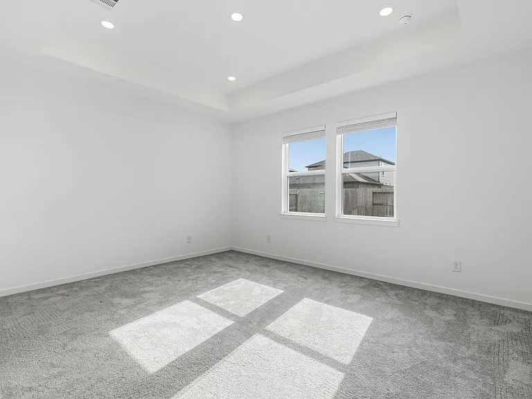 9710 Rialto Heights Dr — Photo 15