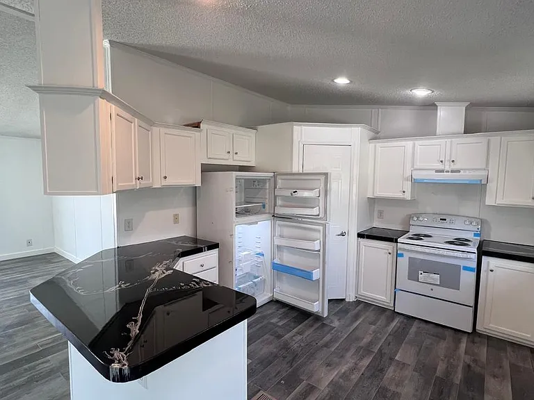 905 Edgar Ct — Photo 8