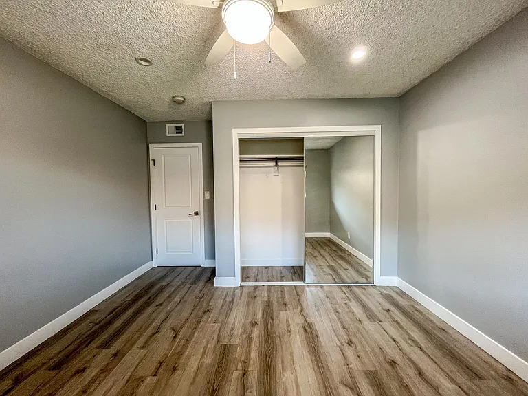 3556 W 113th St — Photo 25
