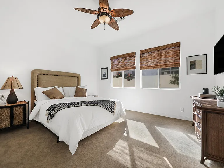 51075 Marbella Ct — Photo 29