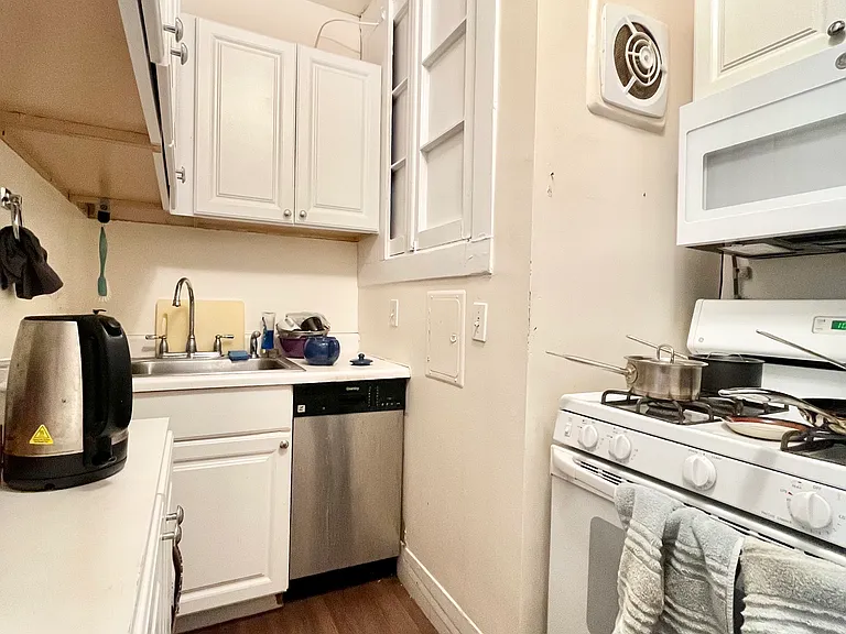 137 Bay State Rd #3 — Photo 11