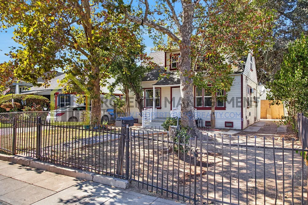 5 bed, 1.5 bath, 1388 sqft, $2,700 — Photo 3