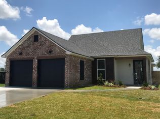 212 Whispering Mdws, Broussard, LA 70518