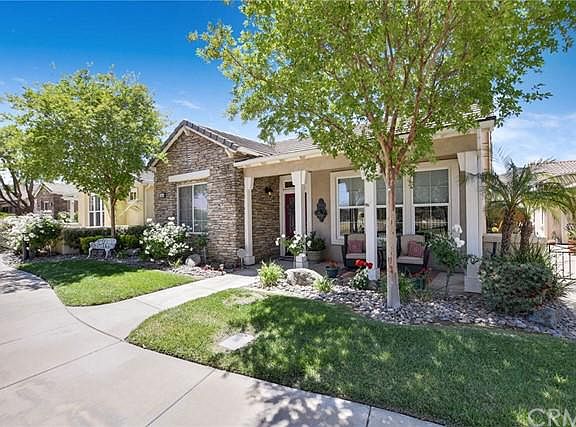 3rd image of 266 Cog Hill Ln